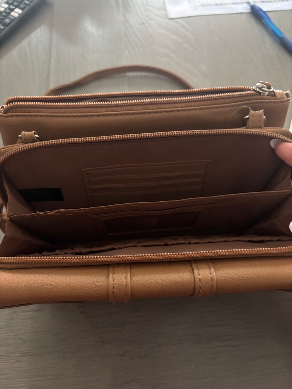 Classic Tan Crossbody Bag - Lightweight Everyday Shoulder Purse - Picture 3 of 4